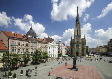 Fruškogorska tura: manastir Krušedol, Sremski Karlovci, Petrovaradin, Novi Sad – privatna tura