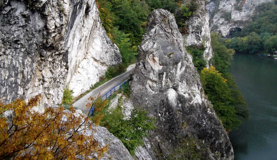 2020/10/images/tour_690/OK Gorge, cycling route.jpg